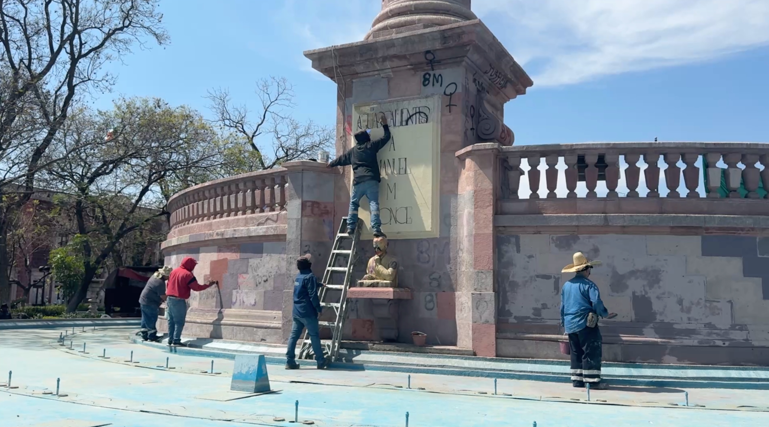 Exedra sin daños directos tras pintas del 8M, informa INA