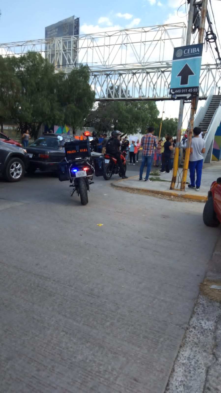 Bloquean Segundo Anillo por falta agua 