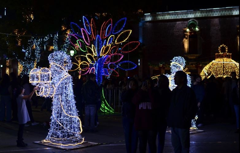 Encienden las luces navideñas en el centro histórico