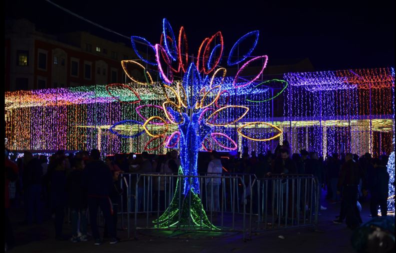 Encienden las luces navideñas en el centro histórico