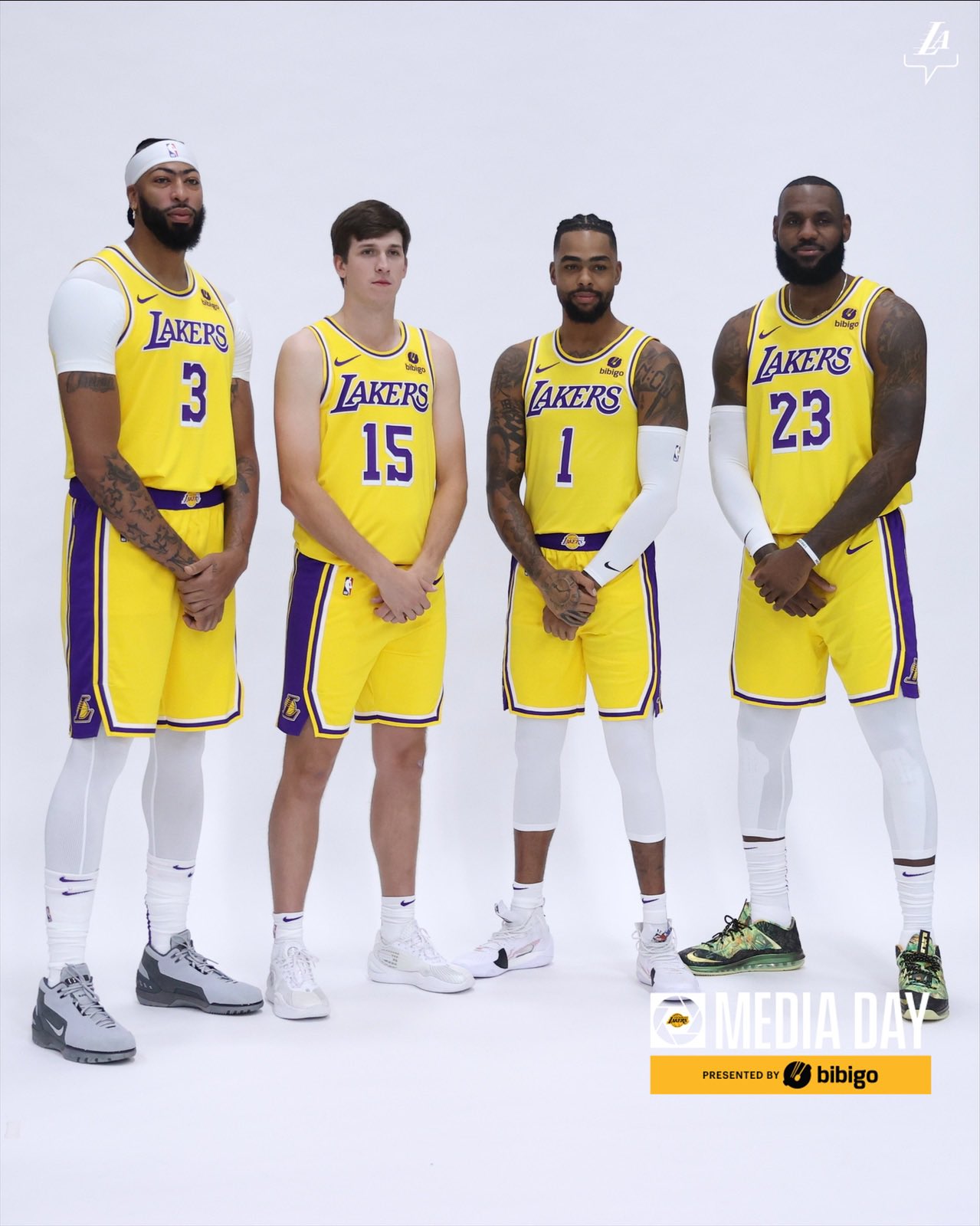 Los Lakers con LeBron que volverá a usar el dorsal "23".