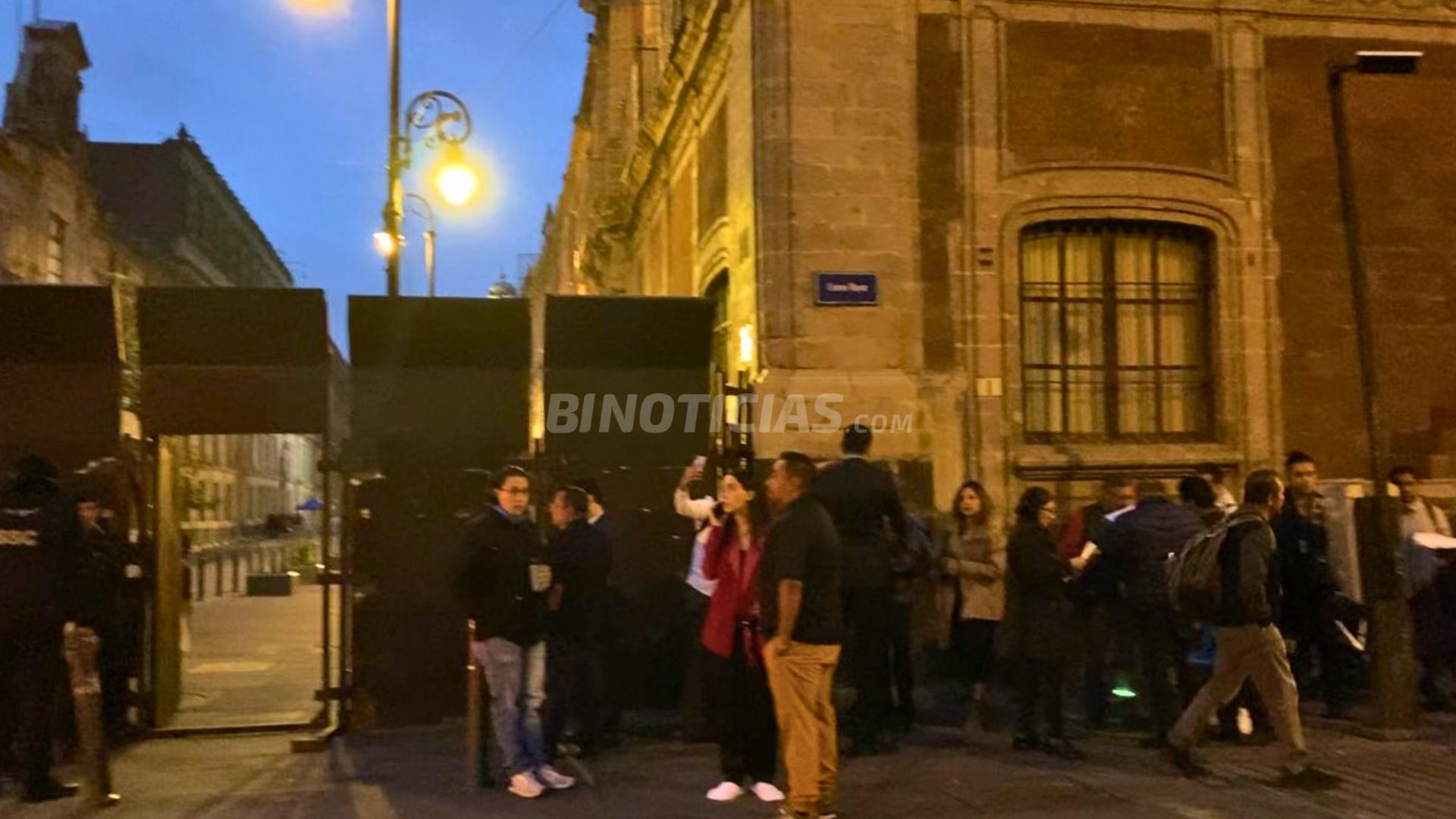 Medios acreditados son citados 5:30 am y acceden por calle Moneda.