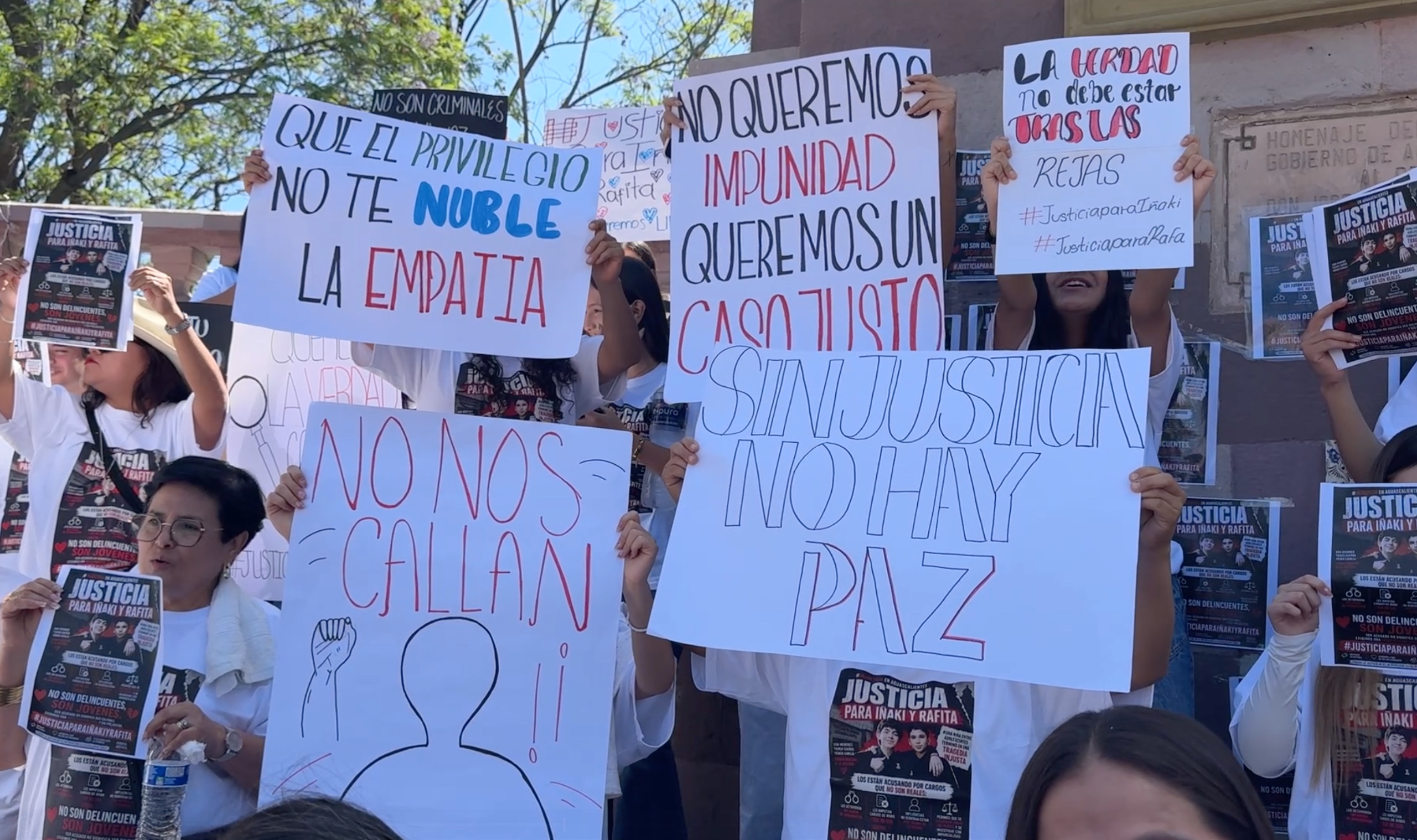 Piden todas las evidencias sean tomadas en cuenta.
