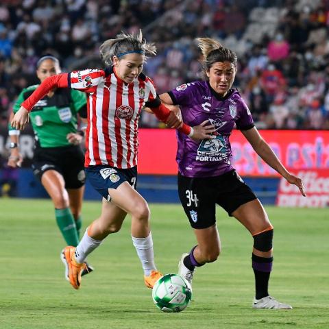 Chivas Femenil toma ventaja en la final de la Liga MX