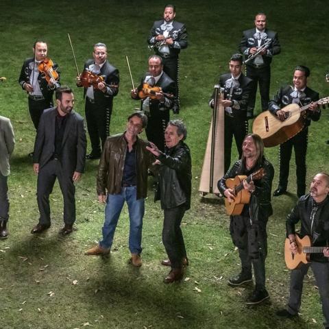 Miguel Ríos y el Mariachi Imperial Azteca juntos 