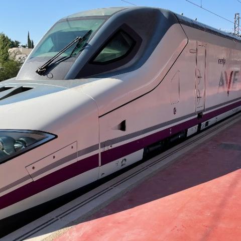 España anuncia viajes gratis en Metro para reducir uso de vehículos