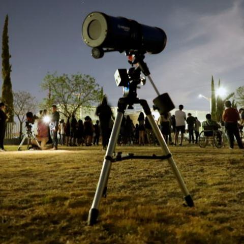 Museo Descubre invita a observar a Júpiter y la Luna