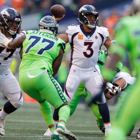 Broncos caen ante Seattle