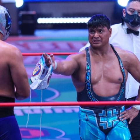 Stuka perdió la máscara ante Atlantis Jr.