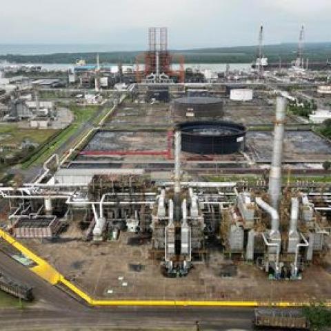Con una inversión de 8 mil millones de pesos, AMLO anuncia avances de la refinería Madero