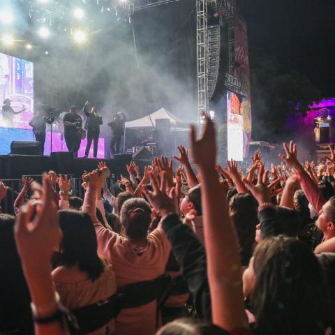 13 mil personas acudieron al concierto de Duelo en la Plaza Patria