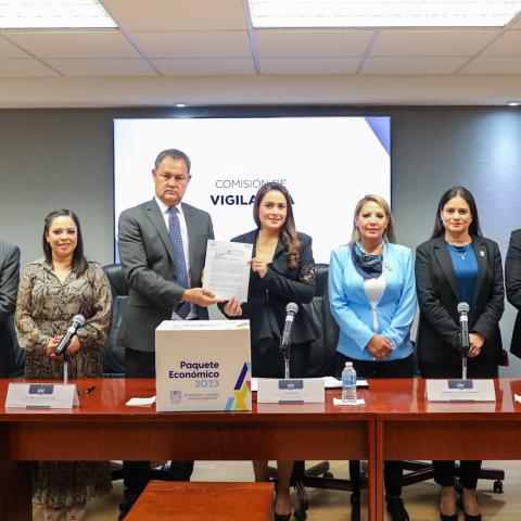 Tere Jiménez presenta paquete presupuestal 2023