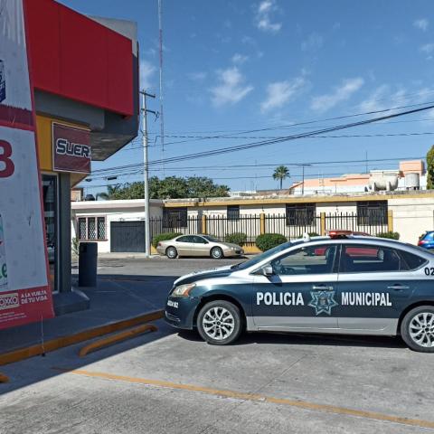 El delincuente esperó el momento en el que solo hubiera empleadas en la tienda para encañonarlas