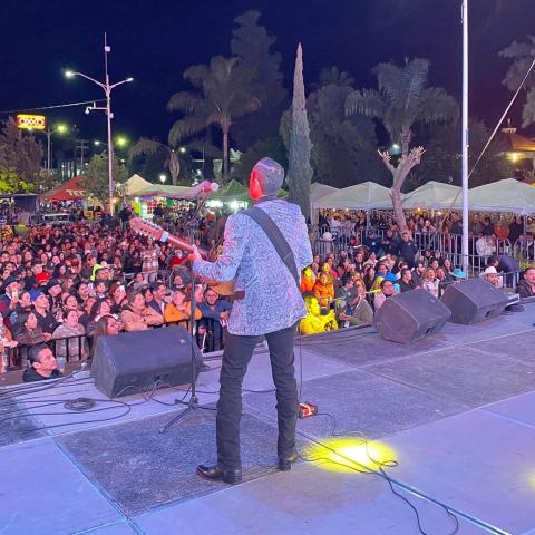 Bobby Pulido en el cierre de la feria de Pabellón de Arteaga 