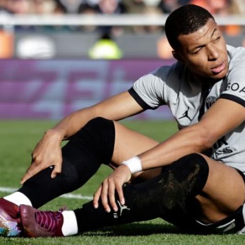 Mbappé lesionado