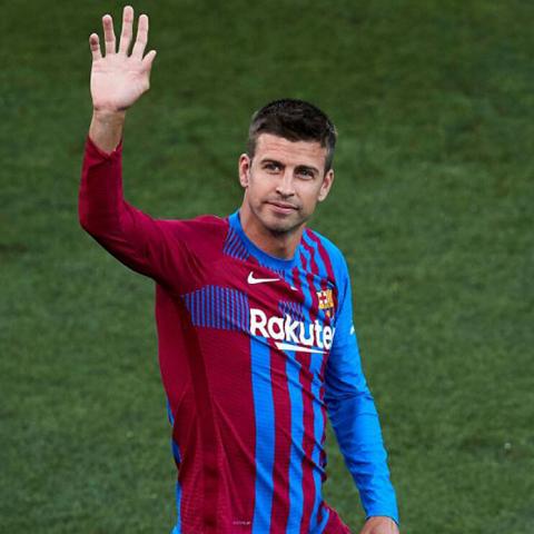 Piqué se retira de las canchas