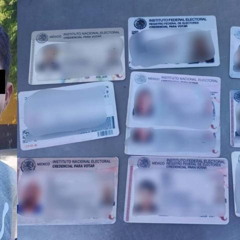 Le encontraron dos tarjetas bancarias y al menos 10 credenciales de elector