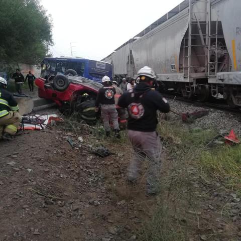 No solo en Aguascalientes no respetan al tren, ahora pasó en Nuevo León 