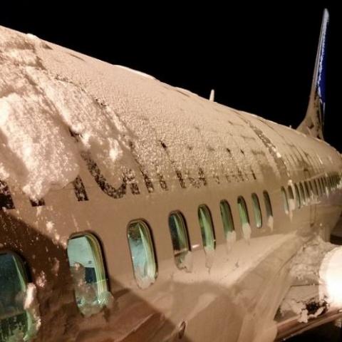 EUA cancela 2,700 vuelos por tormenta invernal