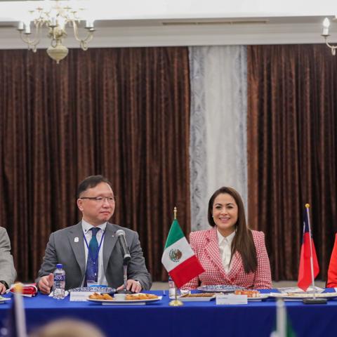 Reunión con rotarios de Taiwán