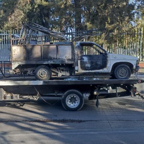 La circulación en Av Alameda tuvo que ser cerrada para facilitar el trabajo de los Bomberos