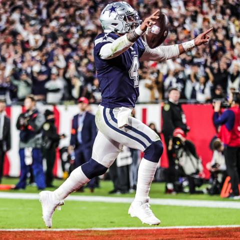 COWBOYS BEAT BUCS