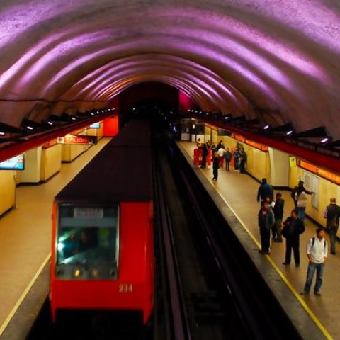 Gobierno de CDMX México gasta el presupuesto del Metro en campañas políticas: PRI