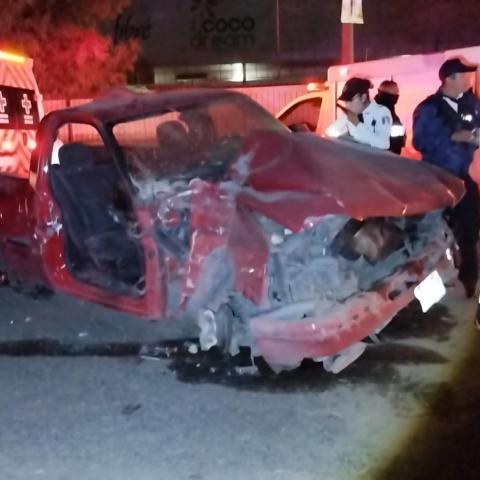 Su esposa quedó prensada en la unidad y con heridas de gravedad que la llevaron a parar al Hospital Hidalgo