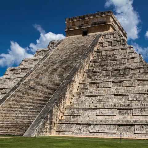 Turista burla seguridad en pirámide de Chichén Itzá