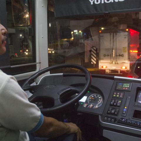 La mitad de conductores de transporte urbano prefiere trabajar jornada completa