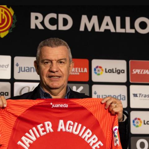 Javier Aguirre cerca de renovar 