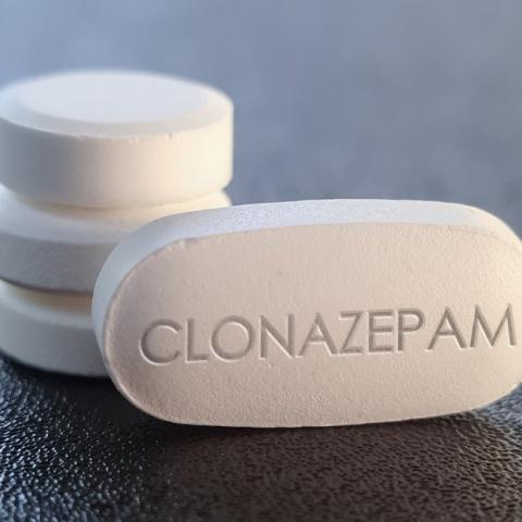 Informa IMSS sobre riesgos de consumo de Clonazepam