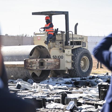 Gobierno de Ciudad Juárez destruye objetos decomisados en penal