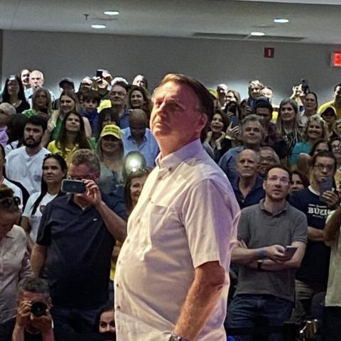 Bolsonaro pretende volver en próximas semanas a Brasil