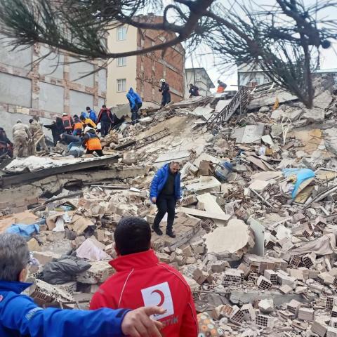 No se reportan mexicanos muertos por megasismo en Turquía