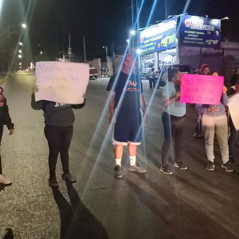 Por falta de agua bloquean Boulevard Guadalupano