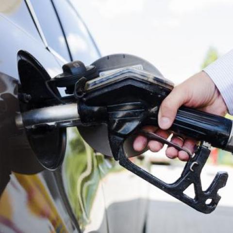 SHCP sube ligeramente el apoyo fiscal a gasolinas