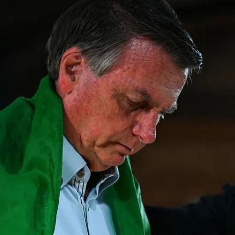 Senador acusa a Jair Bolsonaro