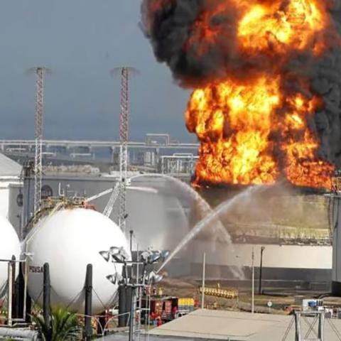 Pemex reporta incendio en refinería Deer Park