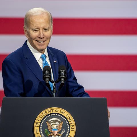 "Sus depósitos están garantizados", Biden tranquiliza a cuentahabientes tras cierre de bancos