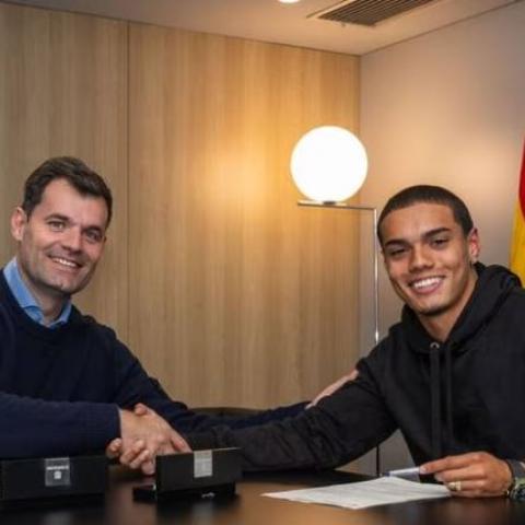 Barcelona fichó al hijo de Ronaldinho