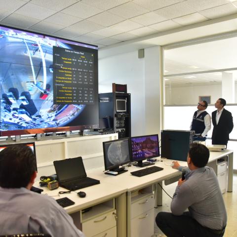 Con Sala de Control de Tráfico, municipio busca supervisar semáforos y cruceros en tiempo real