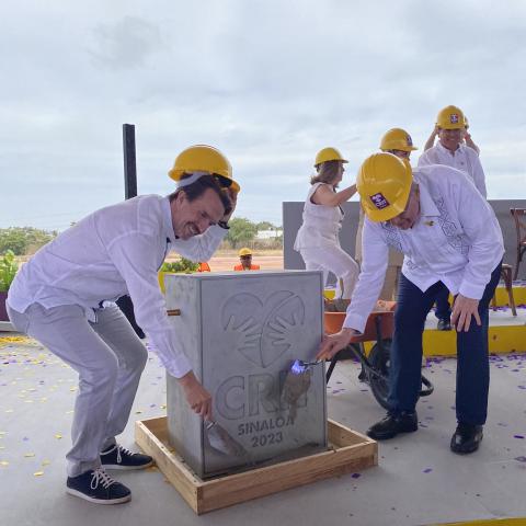 Colocan primera piedra del CRIT para su construcción en Mazatlán