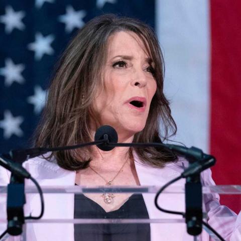 Oficializa su candidatura a la presidencia de EE.UU. Marianne Williamson