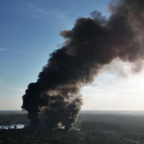 Tres trabajadores de Pemex sufren quemaduras tras incendio de ducto en Tula de Allende