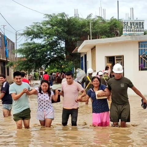 Al menos 59 muertos y más de 12,000 damnificados por lluvias en Perú