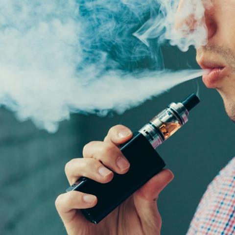 Va IEA contra el “vapeo” en escuelas. Llevarán pláticas a planteles