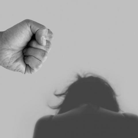 Violencia contra la mujer
