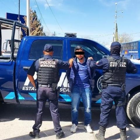 Cargaba con envoltorios de cristal cuando fue detenido por elementos de la Policía Estatal 