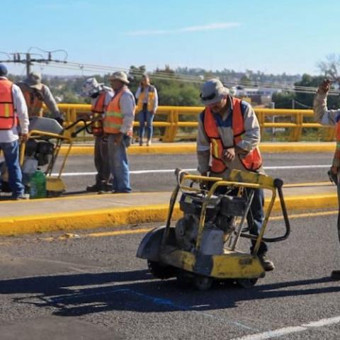 Acusa Morena falta de eficiencia en reparación del puente de la México 